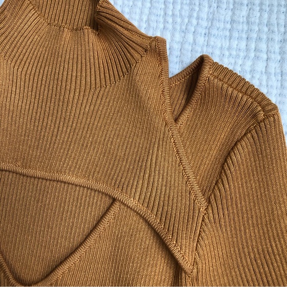 Junior's Almost Famous Funnel Neck Keyhole Midi Dress Size Medium - Picture 9 of 12